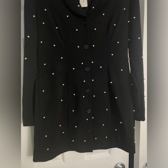 FRANCESCA’S Pearl Mini Dress - Picture 4 of 12